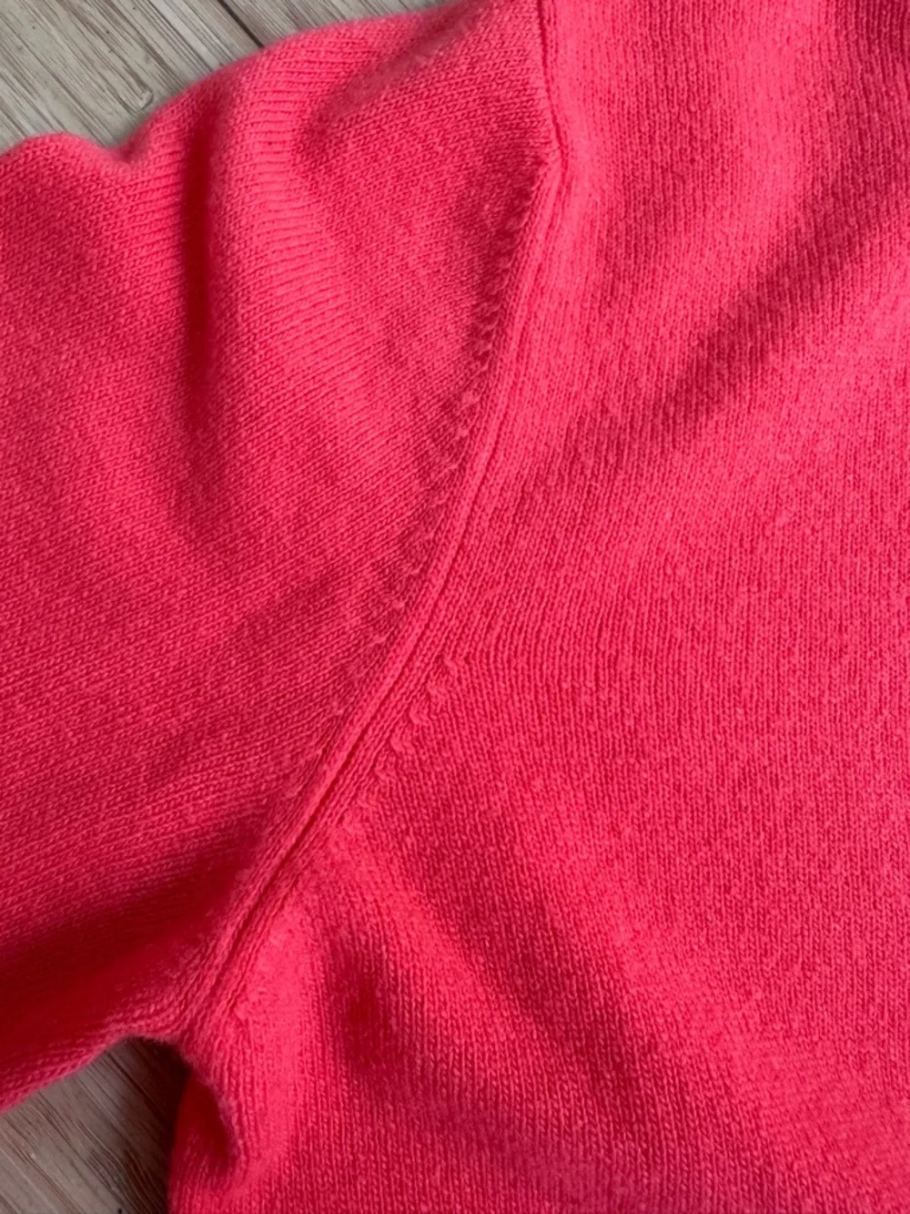 Benetton 100% Wool Coral Red Sweater Size S Classic Crewneck Knit